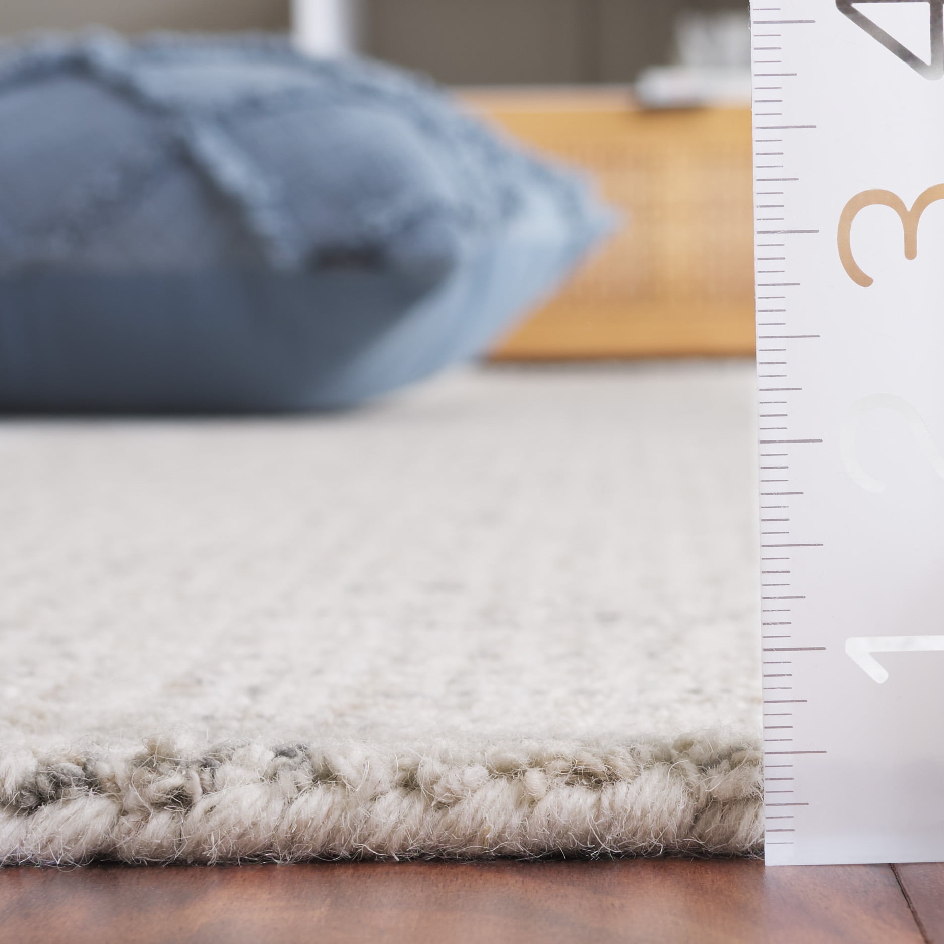 SAFAVIEH Martha Stewart Solid Area Rug, Light Grey/Ivory, 4' x 6'