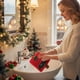 thumbnail image 4 of Toallas de mano navideñas de forro polar coral | Trapos absorbentes de secado rápido para cocina y baño | Paño suave sin pelusa | Estampados bordados de Papá Noel, muñeco de nieve, alce y árbol |, 4 of 6