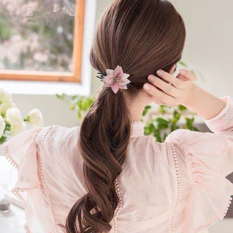 EKE Women’s Hair Clip Vintage Retro Back-Wear Elegant Hair Accessory with Fashion Texture