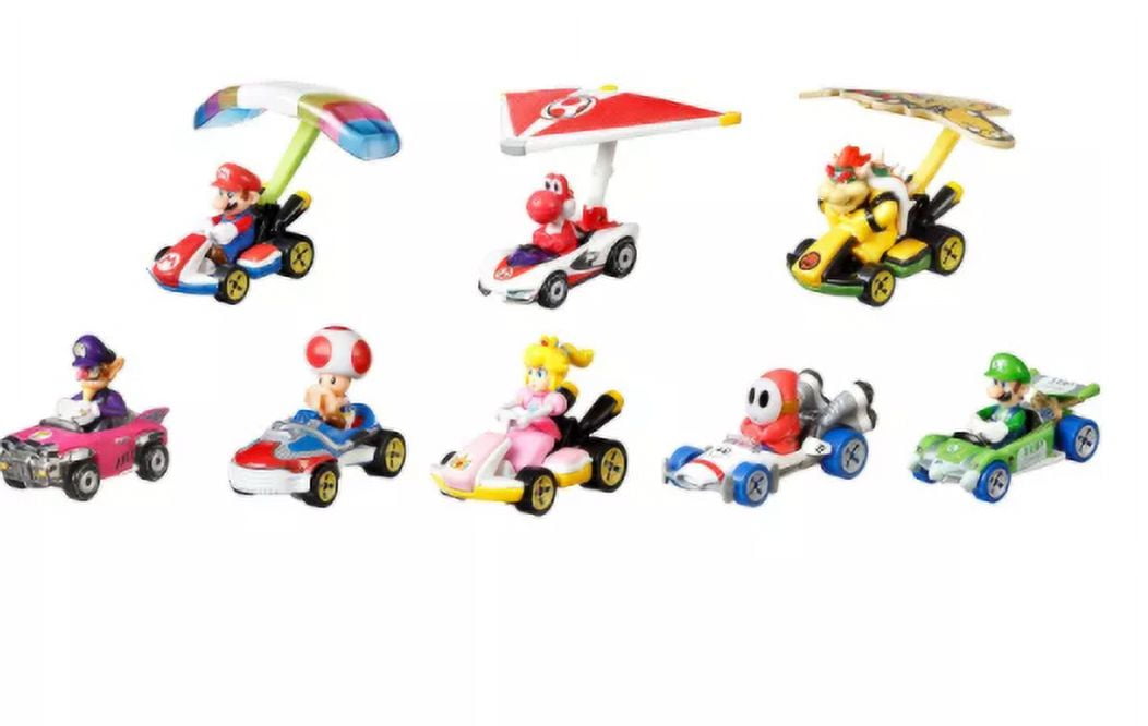 Hot Wheels Mario Kart Race Track Set with 1:64 Scale Die-Cast Kart