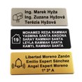 thumbnail image 4 of Placa de texto con su logotipo grabado de 7 x 2,5 cm, insignia personalizada, broche personalizado, cinta de doble cara, imán de identificación, puerta, pared, buzón, etiqueta con nombre, 4 of 5