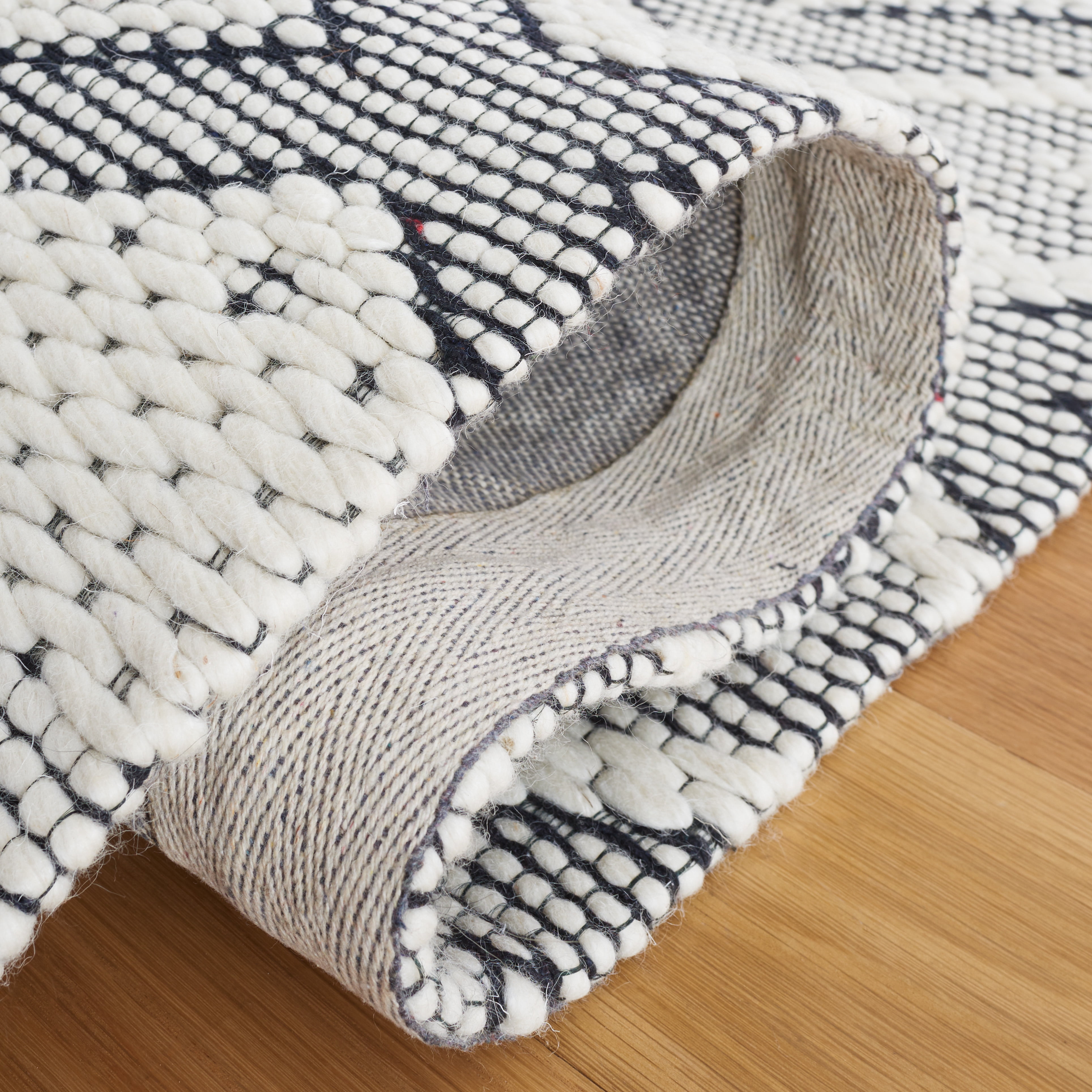 SAFAVIEH Vermont Weldon Trellis Area Rug, Ivory/Black, 5' x 8'