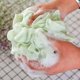 thumbnail image 4 of Esponjas de baño exfoliantes, 4 unidades, diseño de flores, accesorio de baño para niños y mujeres., 4 of 5