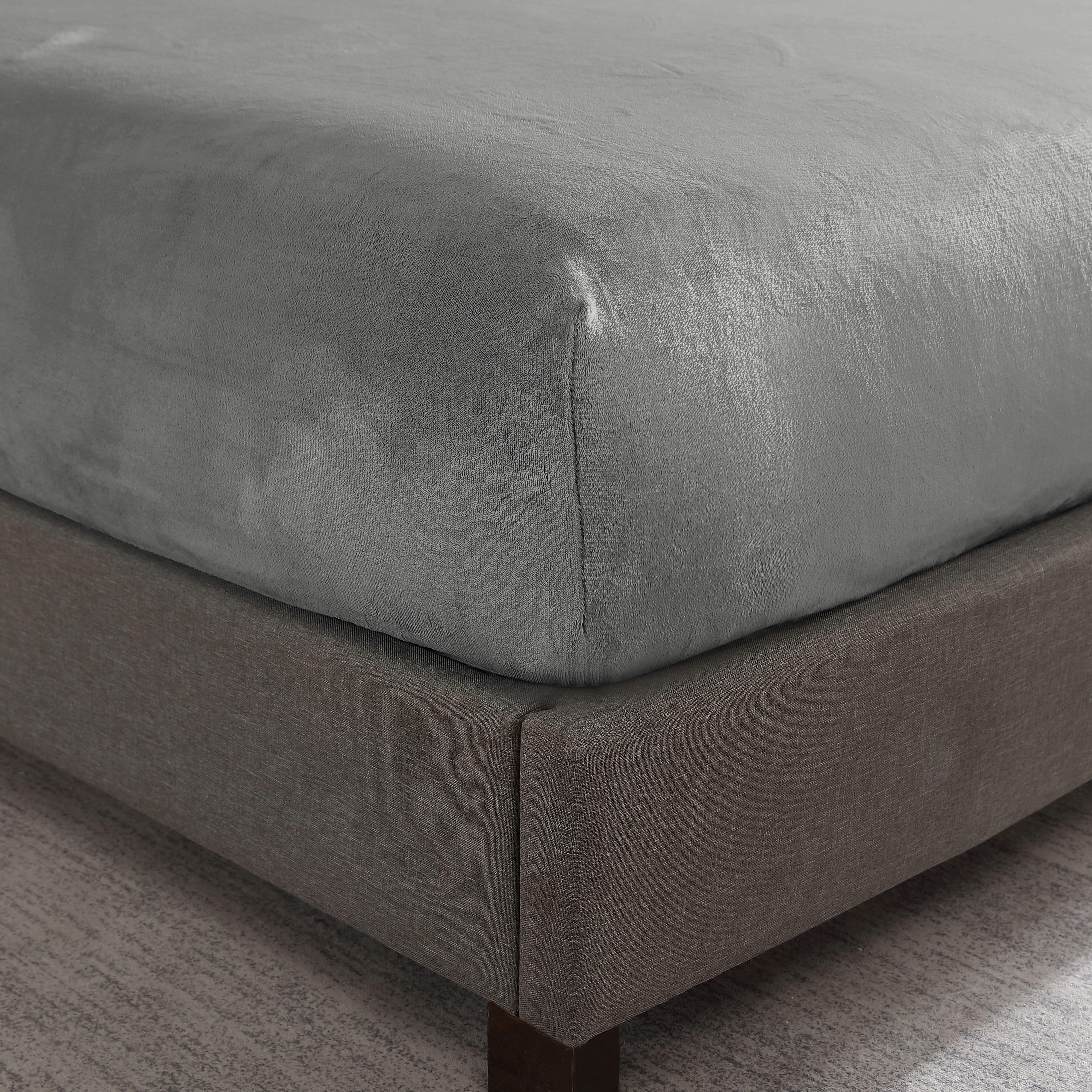 Swift Home Luxury 1 Piece Flannel Plush Fur Fitted Sheet, Ultra-Soft, Deep Pocket Fit, All Season Warmth, King Size, Gray