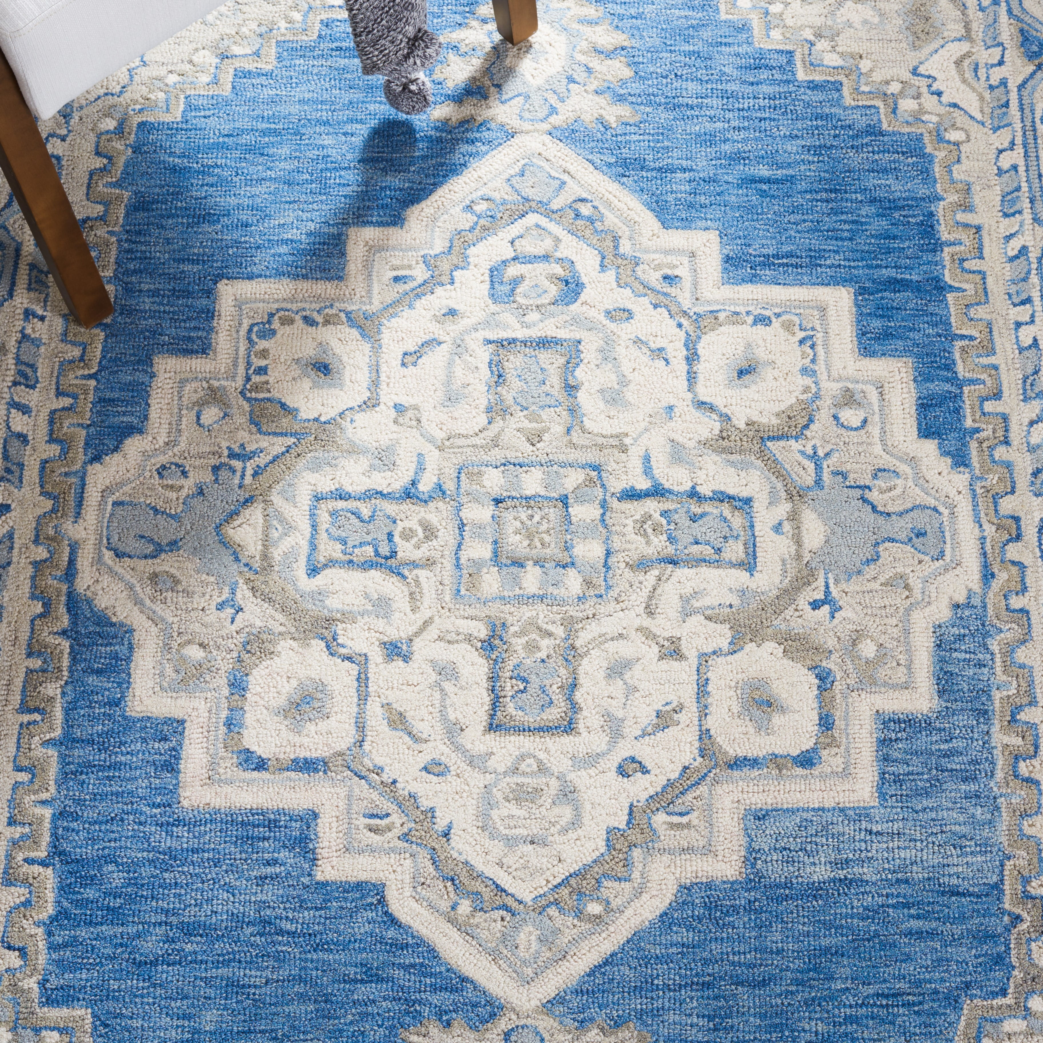 SAFAVIEH Metro Bevis Medallion Area Rug, Navy/Ivory, 8' x 10'