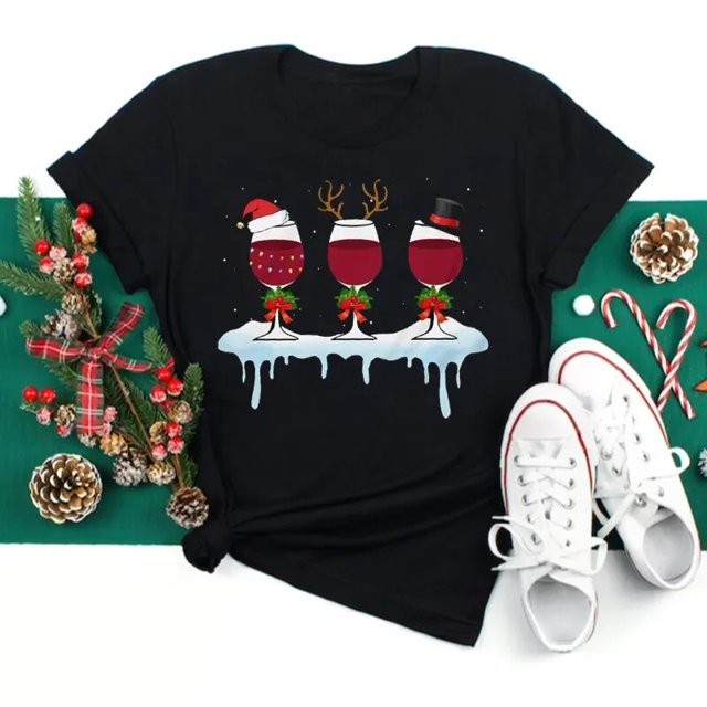 Novedad de verano, sombreros de Navidad de copa de vino para mujer, camiseta negra, regalos de Navidad, camiseta de dibujos animados, Top Harajuku con cuello redondo