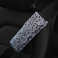 thumbnail image 3 of Funda protectora de hombro para cinturón de seguridad de coche de felpa acolchada con estampado de leopardo, 3 of 5