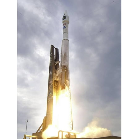 Play Lift Off Rocket - United Launch Alliance Atlas V Rocket Lifts Off Print Wall Art