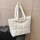 thumbnail image 4 of Bolso Puffer Satchel Bandolera para Mujer Color Sólido Nylon, 4 of 9