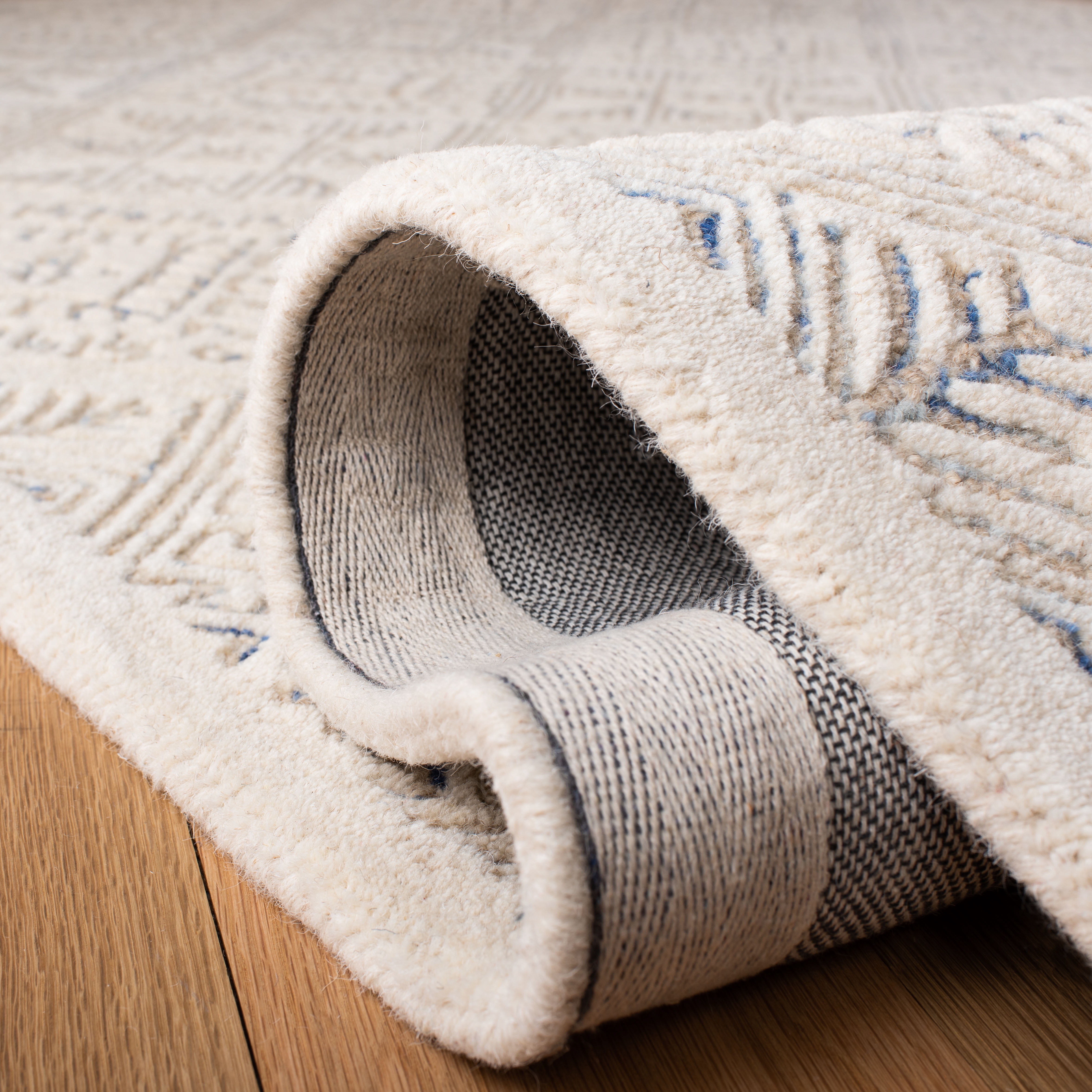 SAFAVIEH Glamour Drummond Geometric Wool Runner Rug, Ivory/Beige, 2'3" x 8'