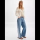 thumbnail image 5 of Blusa Playera con Volantes y Cuello en V Transparente de con Ribete de Encaje y Larga con Lazo Frontal para Mujer Cremoso M, 5 of 10
