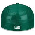 thumbnail image 4 of Men's New Era Green Cincinnati Reds 2022 St. Patrick's Day 59FIFTY Fitted Hat, 4 of 6