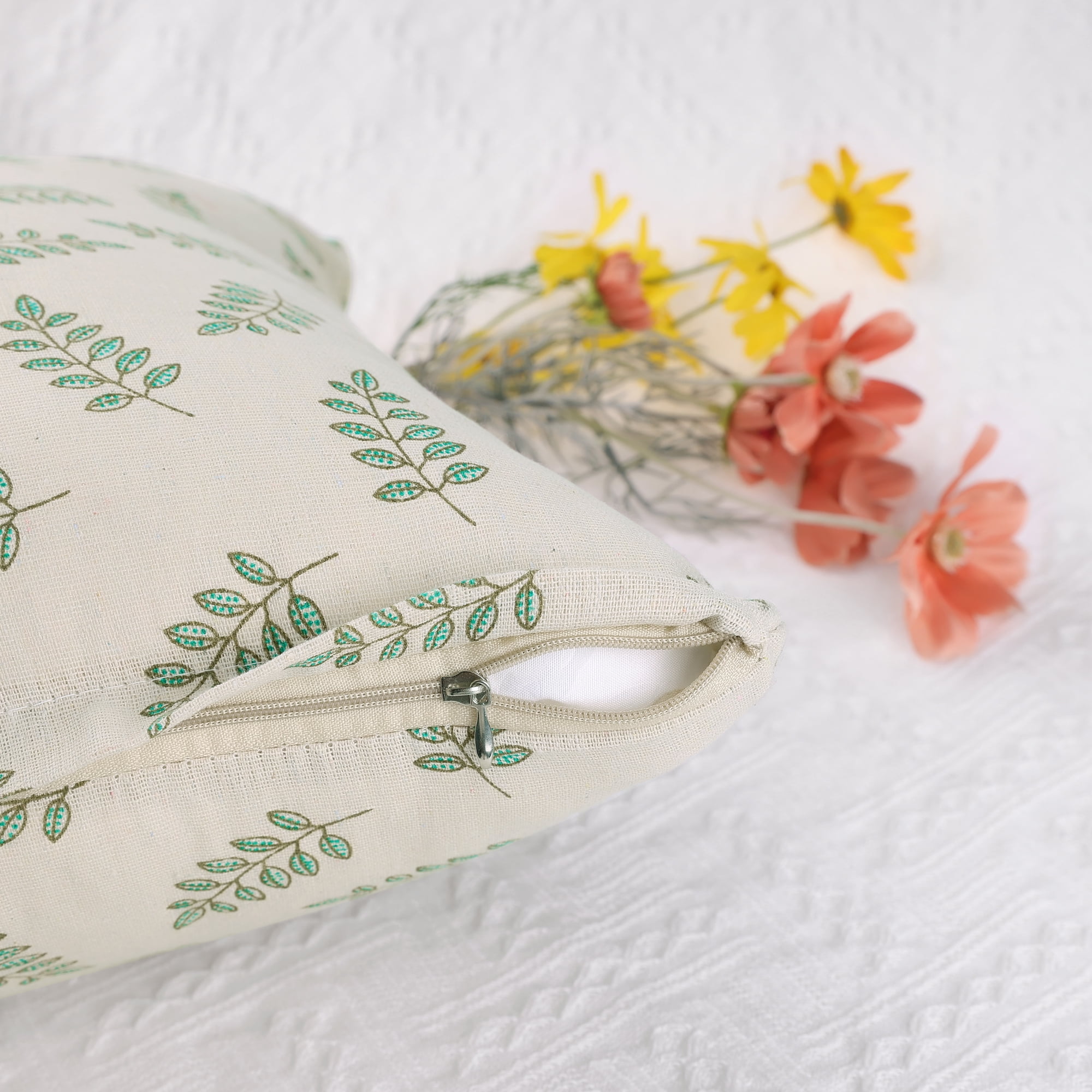 Unique Bargains Spandex Soft Home Decor Throw Decorative Pillow Covers (2 Count) Small Green Leaves 18" x 18"