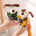 thumbnail image 4 of Llavero con colgante de bolsa de perro de dibujos animados de Gromit de Kawaii, muñecos de peluche de cachorro de anime, regalo de cumpleaños, se puede cambiar de ropa, 4 of 5