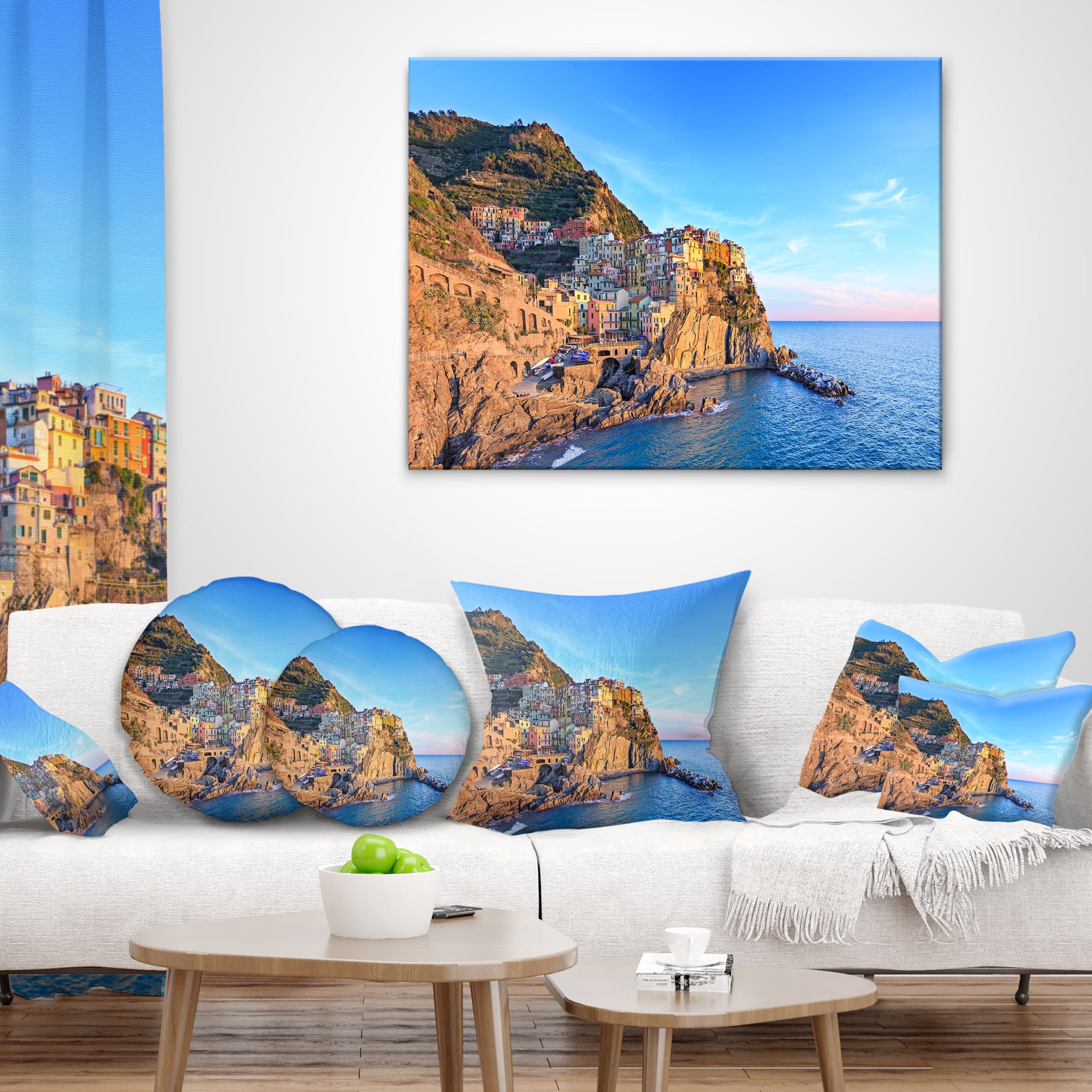 Designart Manarola Village Cinque Terre Italy - Seashore Throw Pillow - 16x16