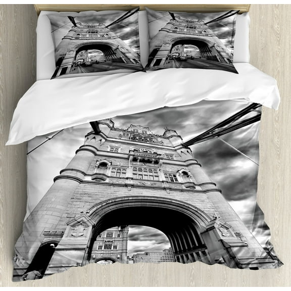 Modern Duvet Cover Set Queen Size, Tower Bridge London England Urban Street Traffic European Historical Picture, Decorative 3 Piece Bedding Set with 2 Pillow Shams, Black and White, by Ambesonne