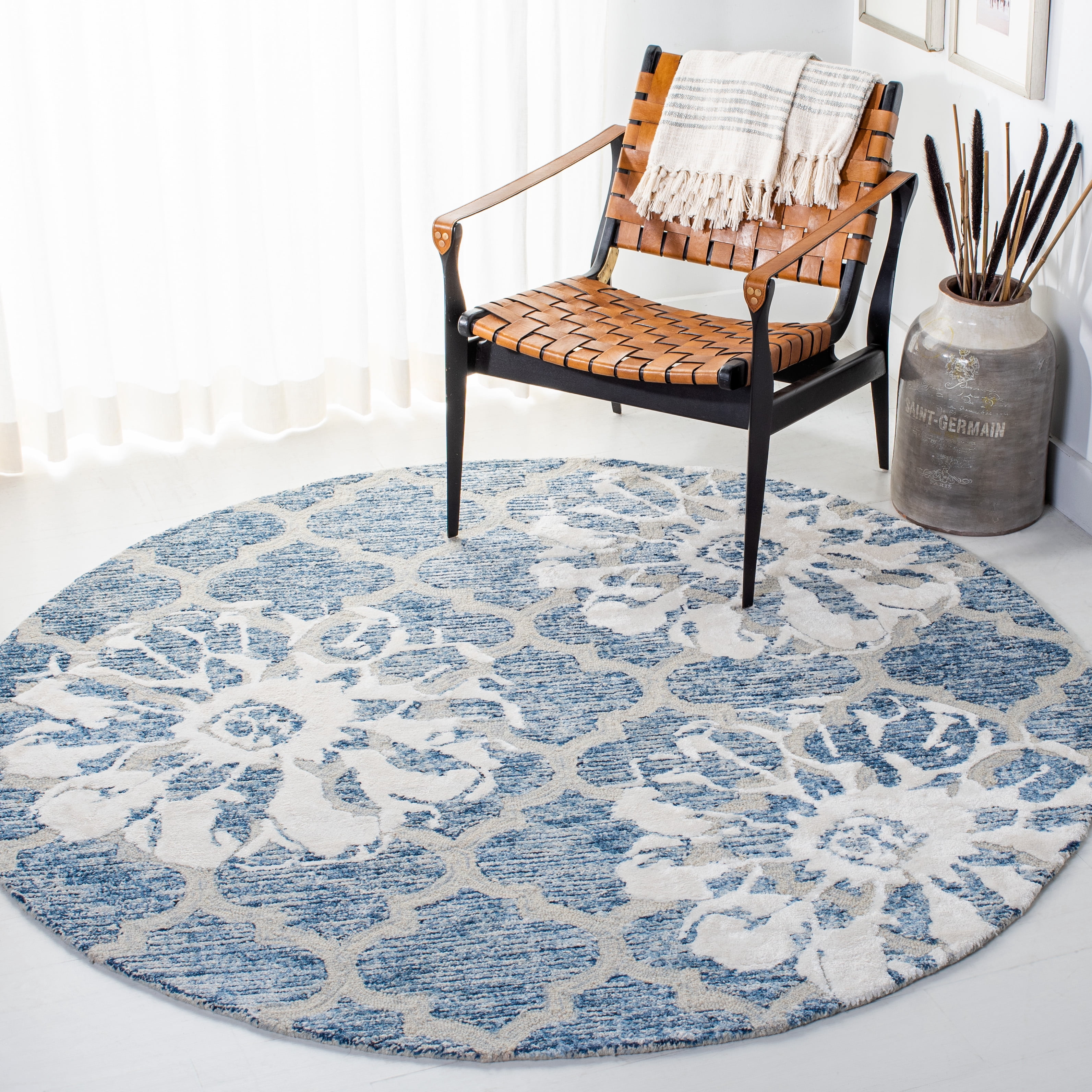 SAFAVIEH Glamour Jaye Floral Area Rug, Navy/Ivory, 6' x 6' Round
