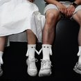 thumbnail image 2 of CHAO Calcetines magnéticos con forma de mano, nuevos calcetines con forma de mano, calcetines de pareja tomados de la mano, negros, 2 of 5