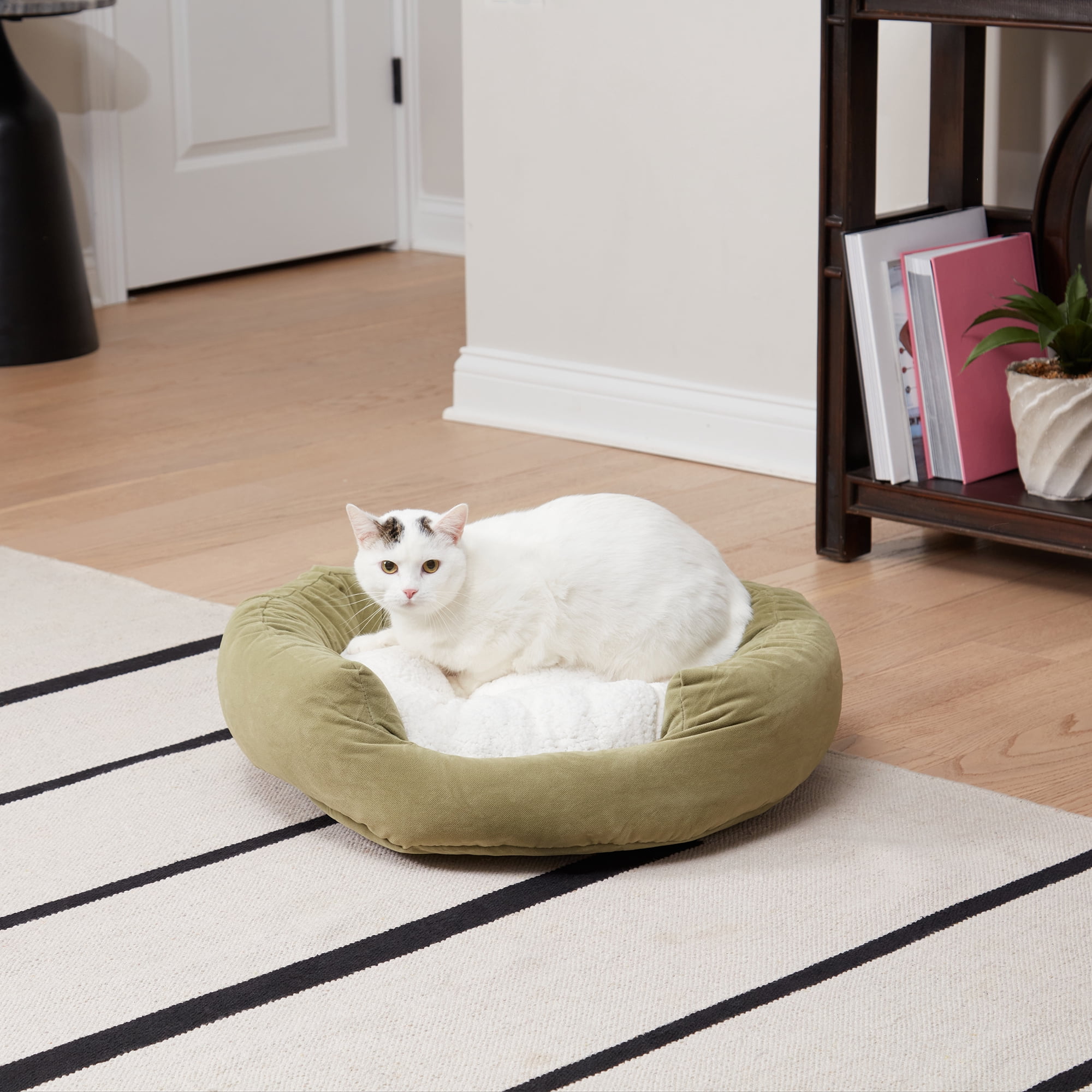 Happy Hounds Chloe Moss Sherpa Cuddler Donut Cat Bed
