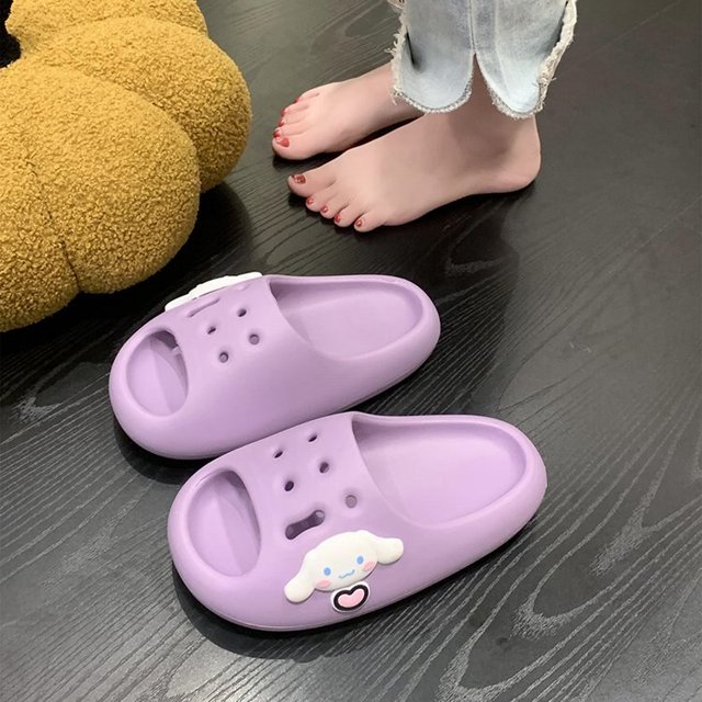 Zapatillas de nube para mujer, pantuflas antideslizantes de fondo suave para el hogar, bonitas zapatillas de dibujos animados de fondo suave, tacón grueso, ropa exterior para playa, Sandals36 Gao Jinjia LED