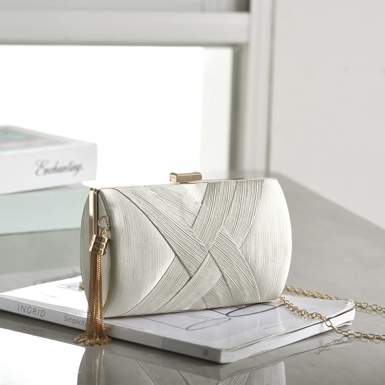 AOUNQ Clutch Purse for Women Evening Bags Formal Party Wedding Clutches Crossbody Shoulder Bag with Tassel