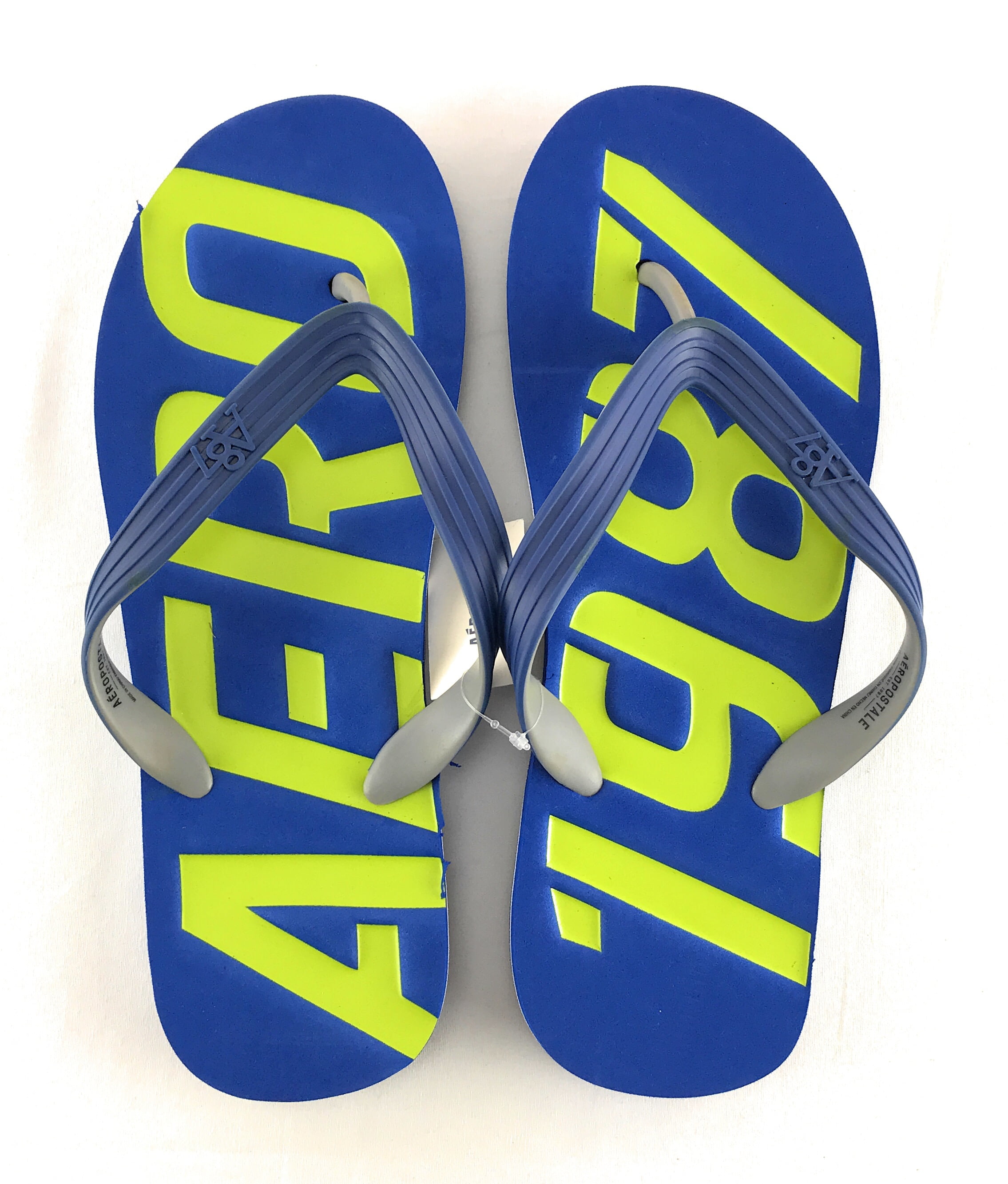 men's flip flops at walmart