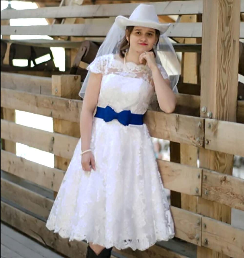 Bride Cowgirl Hat with Veil 