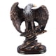 thumbnail image 1 of Estatua de águila de resina de estilo retro con ricos detalles, pintura bronceada, base estable, figura de águila patriótica para oficina, familia y cafetería., 1 of 14