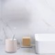 thumbnail image 1 of Vaso de plástico para cepillos de dientes para adultos | Enjuague bucal | Tanque de dientes | Elegante accesorio de baño para parejas | Plástico duradero y liviano | 11x9.2x8.5cm | 1 Pieza | Blanco, 1 of 6