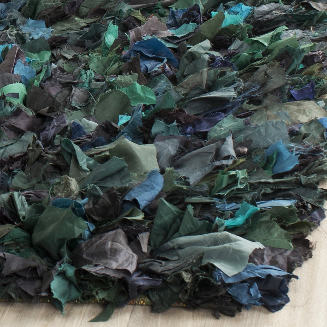 SAFAVIEH Rio Cassandra Confetti Polyester Shag Area Rug, Green/Multi, 2'3" x 3'9"