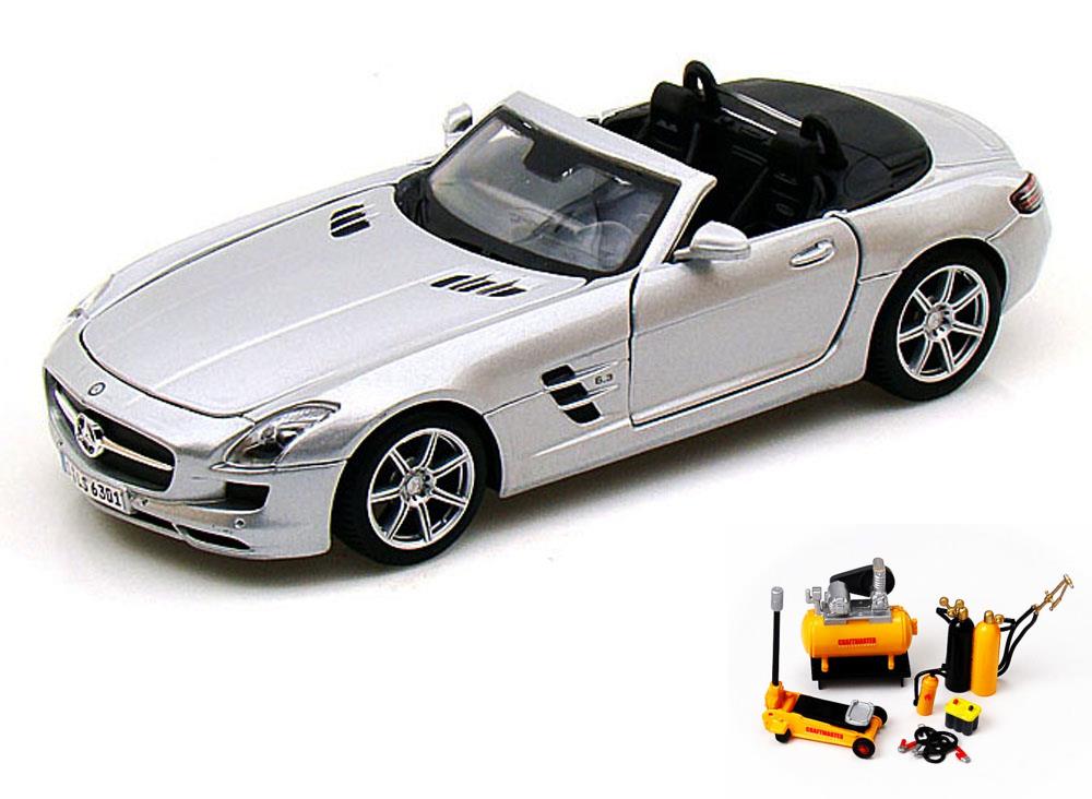 Diecast Car & Mechanic Set Package MercedesBenz SLS AMG Roadster