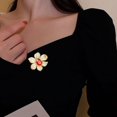 thumbnail image 2 of Broches en Strass pour Femmes Mode Or Rouge Bijoux de Mariage Cadeau Fantaisie, 2 of 5