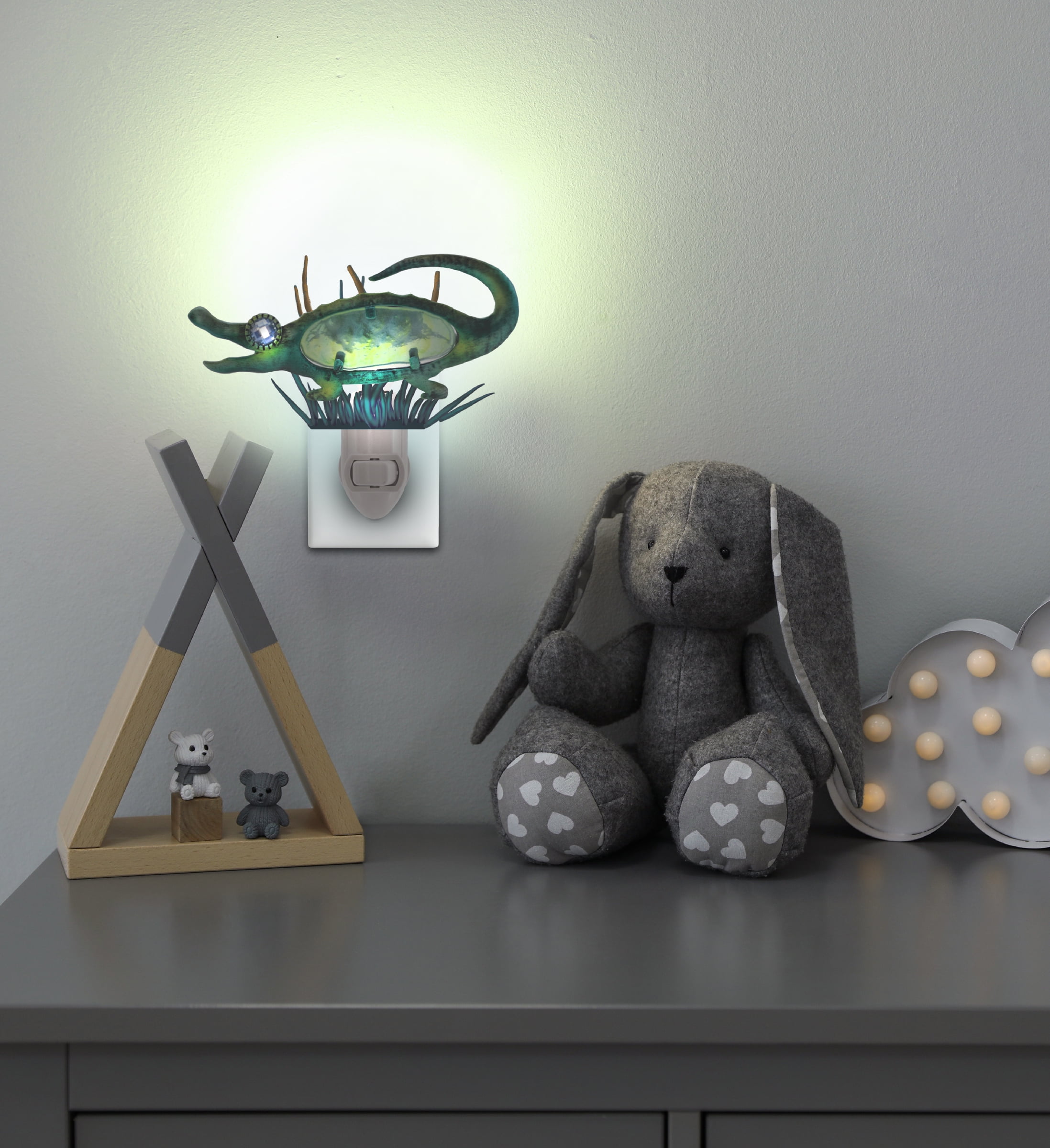COTA Global Alligator Night Light - Home Décor Wall Plug in Night Light with Switch, Unique Decorative Hand Made Metal & Glass Nightlight for Bathroom, Nursery, Hallway, Kitchen, & Bedroom - 5 Inches