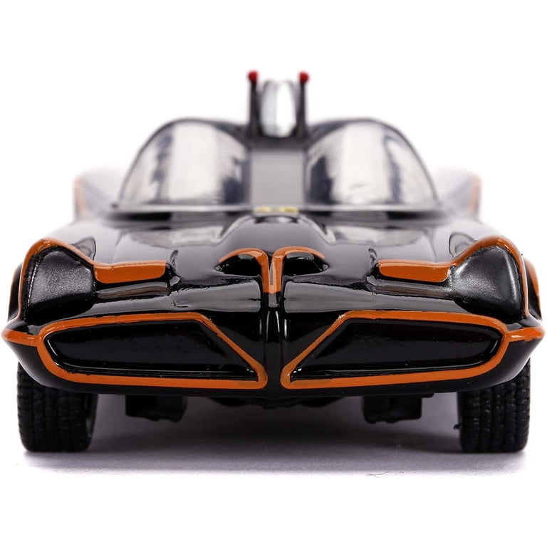Batman Jada Toys 1966 Classic TV Series Batmobile and Batman