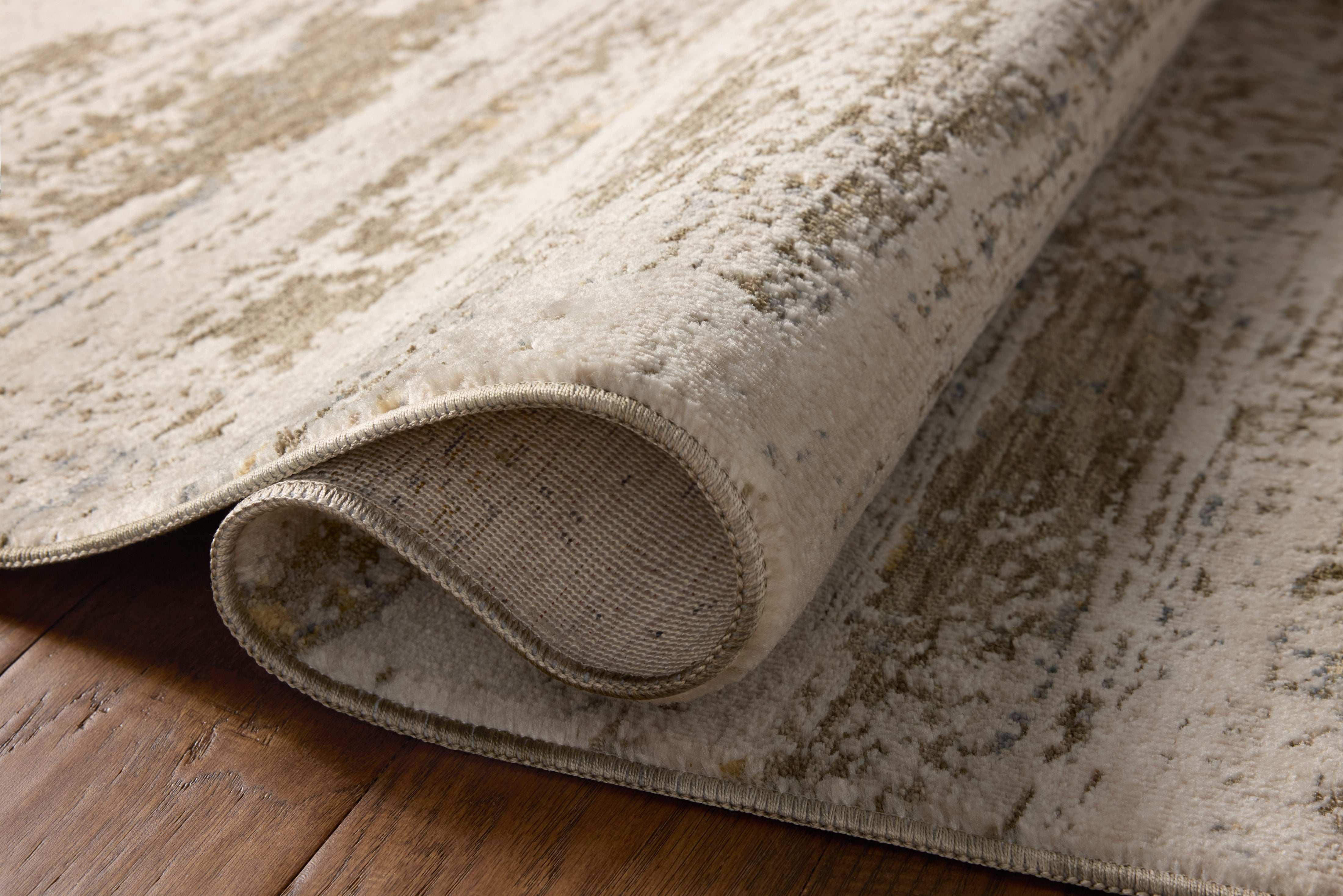 Loloi Nellie Lagoon / Dove 7'-10" x 10'-2" Area Rug