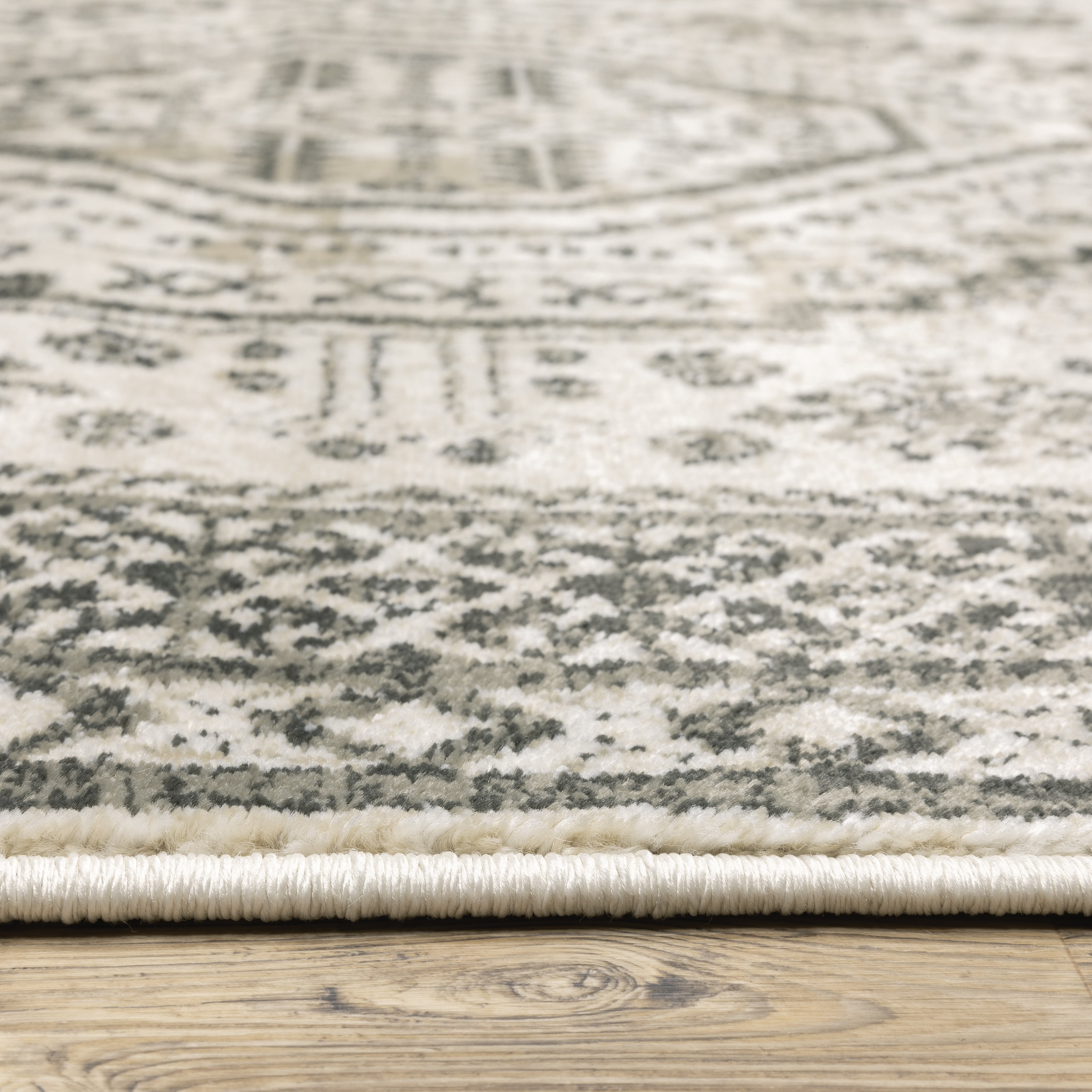 Avalon Home Gracie Traditional Medallion Area Rug, 7'10" X 10', Ivory/ Gray
