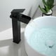 thumbnail image 1 of Grifo monomando para lavabo de baño, instalación sobre encimera, inspirado en la naturaleza, chorro laminar constante, superficie anticorrosión, 1 of 5