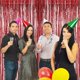 thumbnail image 3 of Laklulu 2 Stück Folien Fransenvorh?nge, Goldenes Lametta Metallic Lametta Vorh?nge, Foto Hintergrund für Hochzeit, Verlobung, Brautparty, Geburtstag Junggesellinnenabschied Bühnendekoration(3,28 ft x, 3 of 4