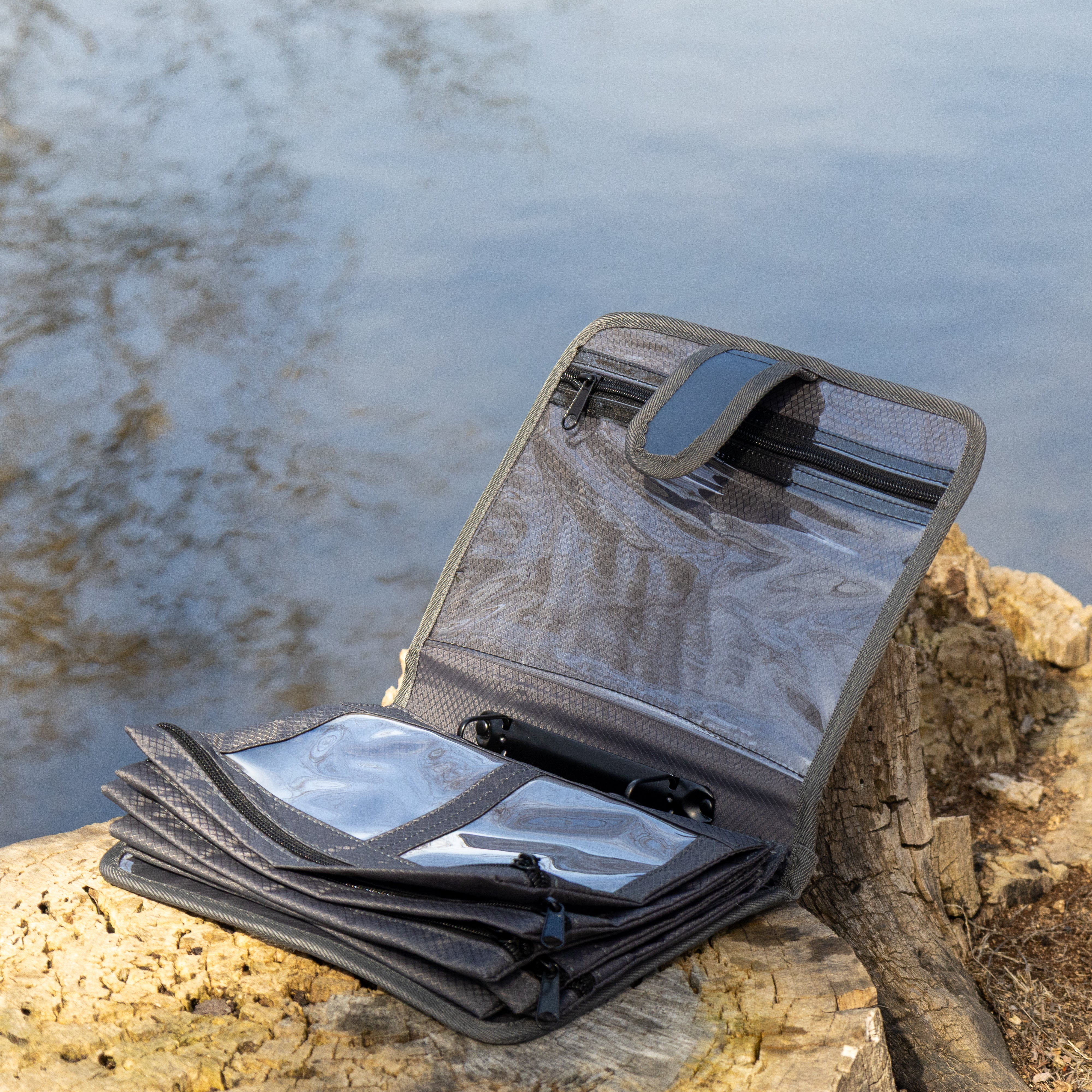 Reaction Tackle Deluxe Speed Binder - Salt Water Resistant Fishing Tackle Binder with 4 Single Pocket Sleeves and 2 Double Pocket Sleeves