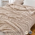 thumbnail image 4 of Manta de vellón Sherpa, mantas de invierno, manta reversible, acogedora y esponjosa para cama, sofá, silla, mantas grandes de vellón coral jacquard, 150 x 200 cm, 4 of 4