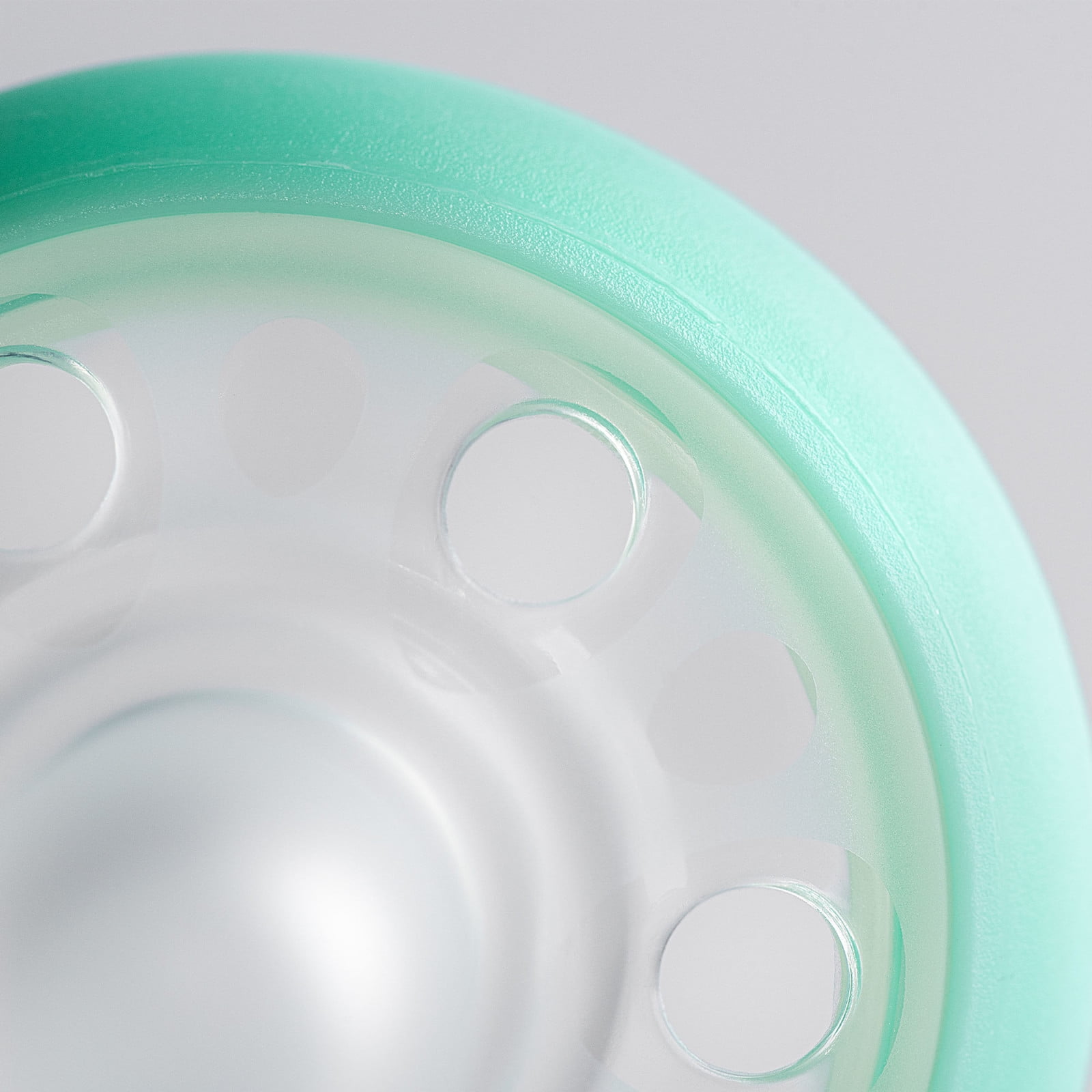 (2 pack) Tommee Tippee Breast like night pacifier, 0-6 months, pack of 2 pacifiers with breast-like shape and glow in the dark technology