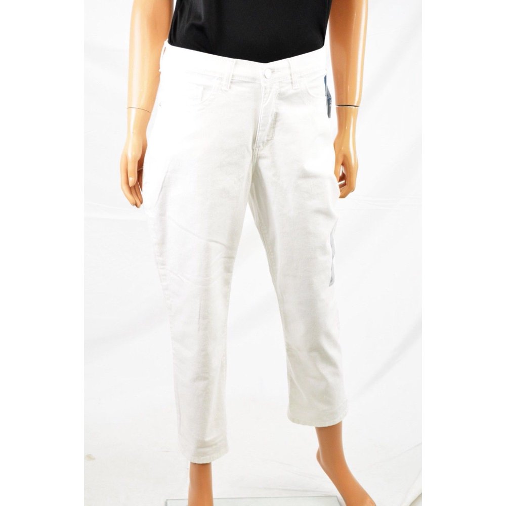 Lee Lee Women's Stretch White Easy Fit Mid Rise Cameron Capri Cropped