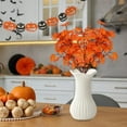 thumbnail image 4 of Vrorvz Décor de Feuilles d'Érable d'Halloween Feuilles d'Érable Simulées pour Décorations Festives Intérieures Extérieures avec Conception Durable Réutilisable Convient pour Rehausser 23.6 Po Orange, 4 of 6