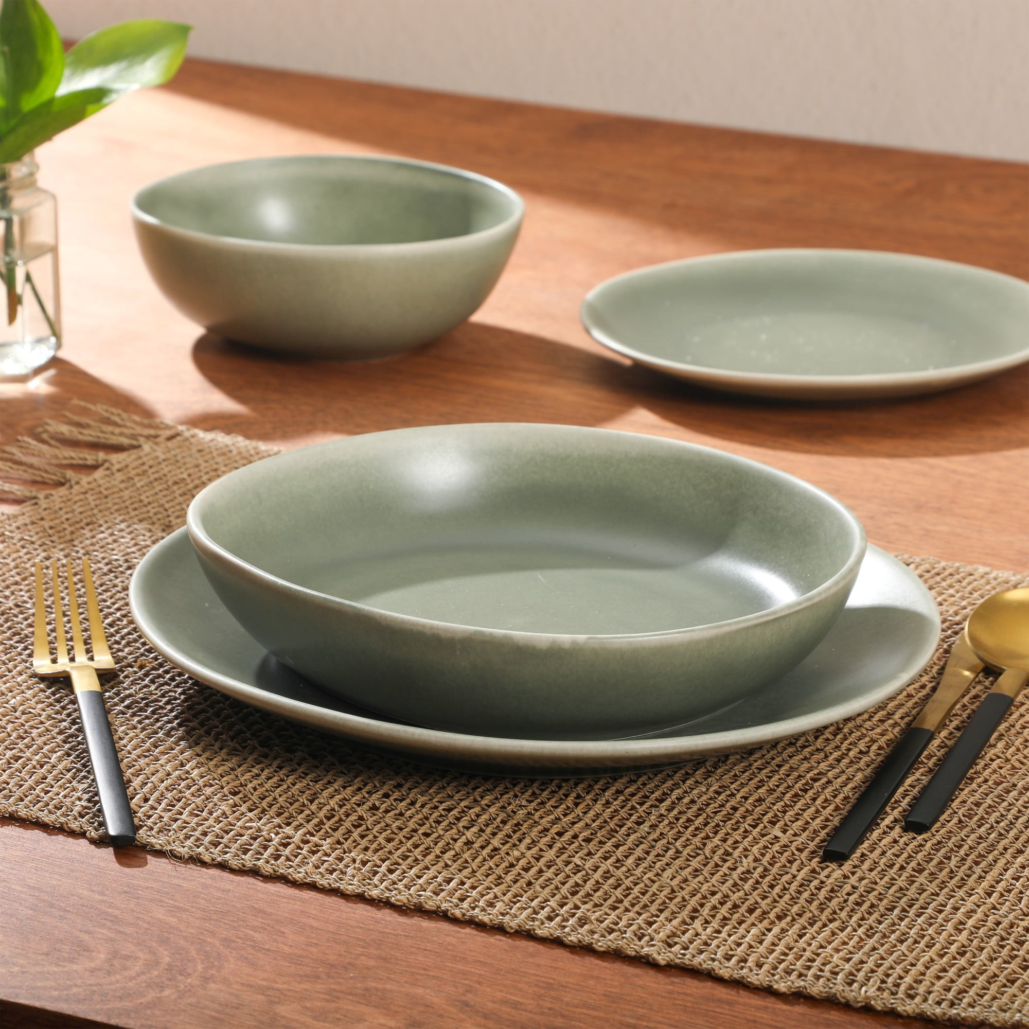 Gibson Elite Zion Mist 16 Piece Stoneware Reactive Glaze (Service for 4) Ceramic Plates and Bowls Modern Organic Dinnerware Set - Green