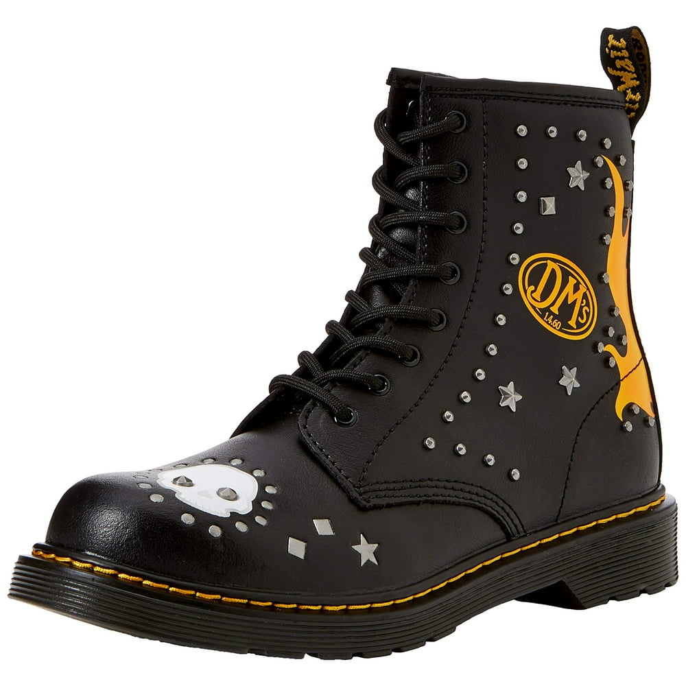 voss stud dr martens