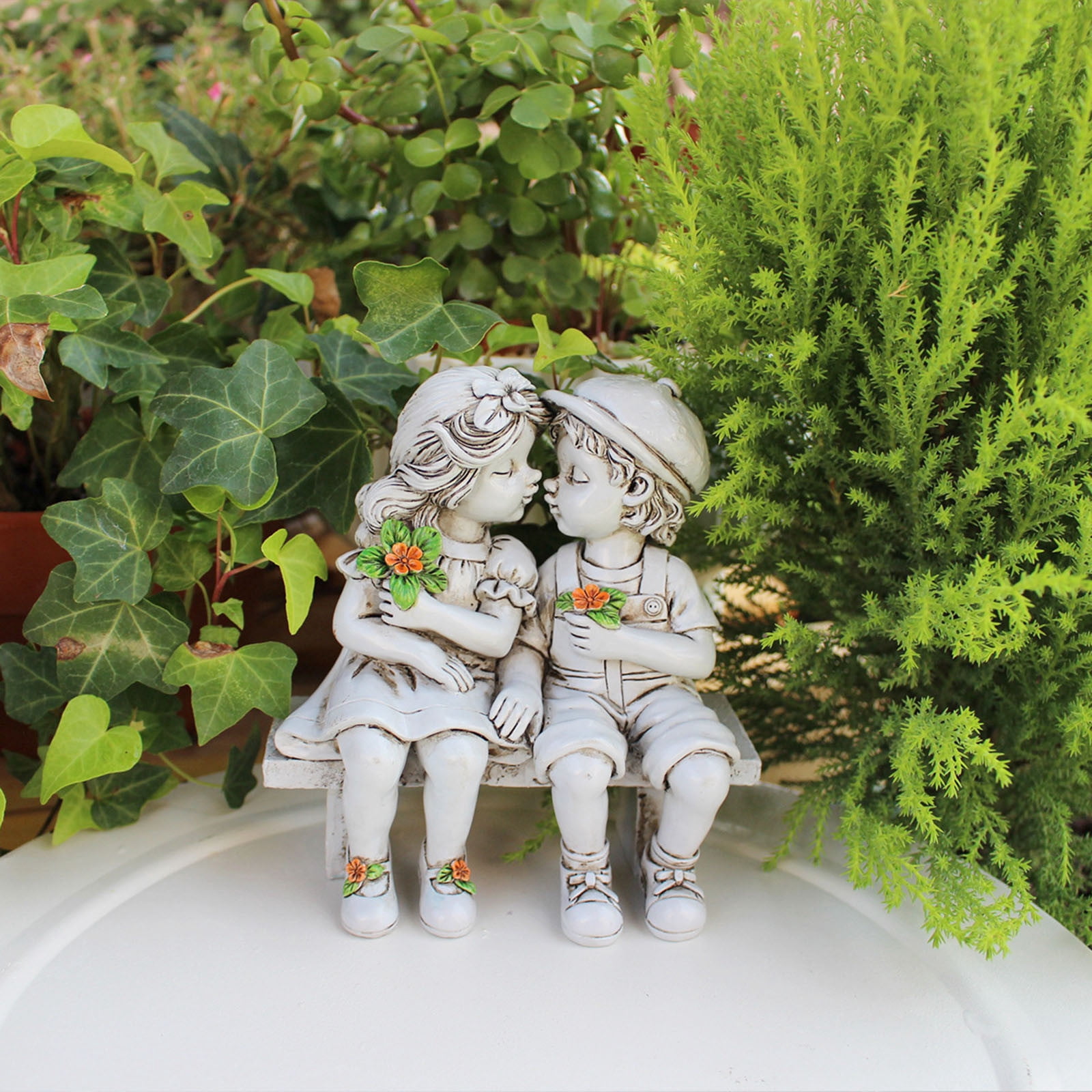 LLDYYDS Romantic Couple Kissing Statue Outdoor Sculpture Resin Bench Sitting Decor for Garden Yard Home Cafe