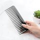 thumbnail image 5 of Peine de dientes anchos Peine grande para desenredar Cabello rizado Cabello húmedo y seco Sin mango Peine de champú para desenredar para mujeres gruesas y delgadas (black2pcs) JAMW Sencillez, 5 of 5