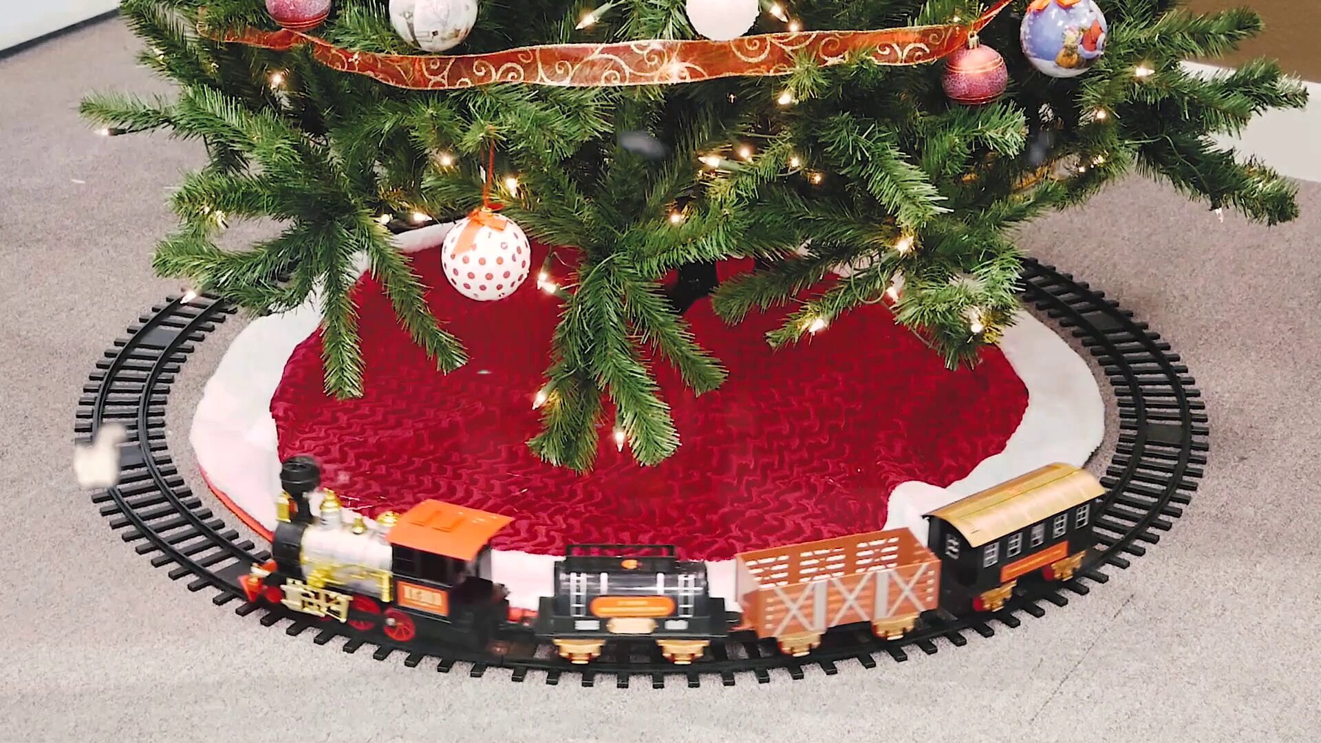 Electric Christmas Train Toy Set Car Railway Tracks Steam Locomotive Engine Diecast Model Educational Game Boy Toys for Children