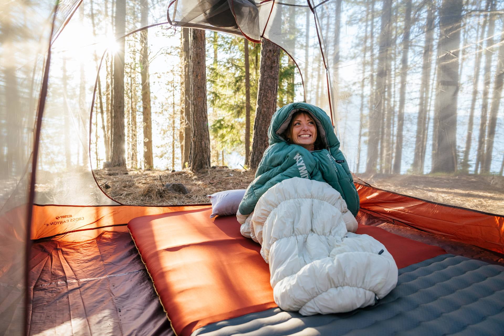 Klymit Sojourn Stretch 20 Degree Sleeping Bag, Lightweight 3-Season Adjustable Mummy Bag for Camping & Backpacking, Large