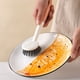 thumbnail image 4 of Cepillo Multiusos para Limpieza de Cocina con Orificio para Colgar | Cepillo Naranja y Verde para Ollas, Sartenes y Fregaderos | Elimina Manchas Difíciles y Grasa | Mango Antideslizante de 20 Cm, 4 of 7
